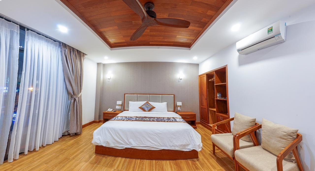 Hotel Nhat Thanh Куинён Экстерьер фото