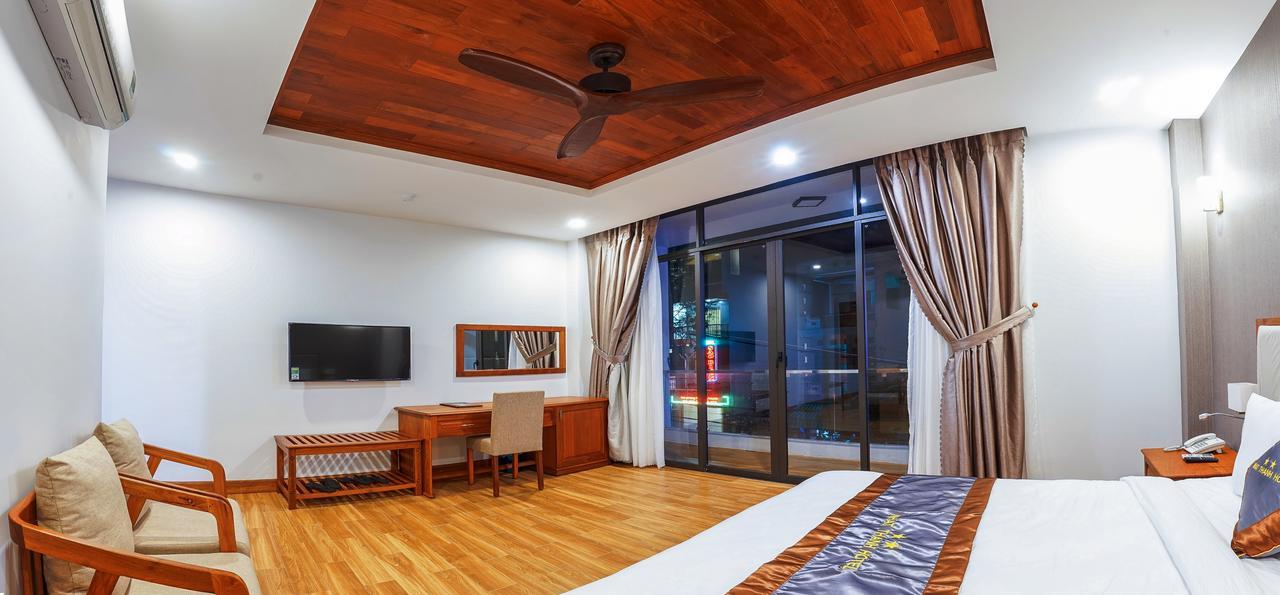 Hotel Nhat Thanh Куинён Экстерьер фото